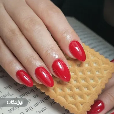 سالن کاشت ناخن آزاده ریاضی