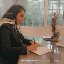 وکیل هنگامه زرین