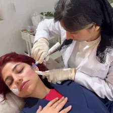 کلینیک زیبایی آناشید