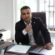 وکیل احمد تونی