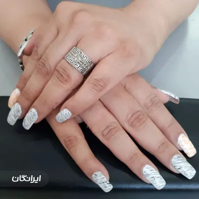 سالن کاشت ناخن هایلین