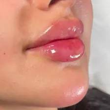 کلینیک زیبایی یونیکورن