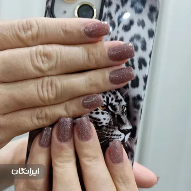 سالن کاشت ناخن نیوشا