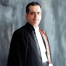 وکیل سعید آئینه وند