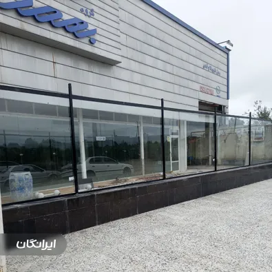 فروشگاه شیشه و کرکره برقی حاذق