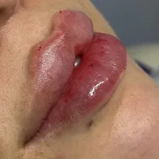 کلینیک زیبایی آتریسا