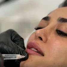 کلینیک زیبایی دکتر سینا جوادیان