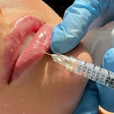 کلینیک زیبایی دکتر یاوریان