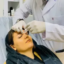 کلینیک زیبایی مهرآفرین