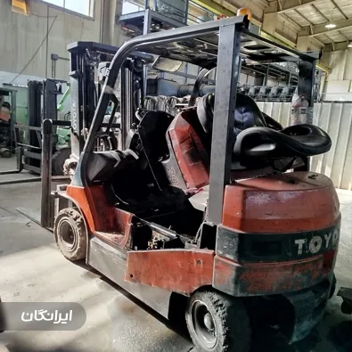 تعمیرگاه لیفتراک یاری