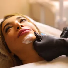 کلینیک زیبایی دشتی