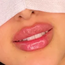 کلینیک زیبایی نازلی