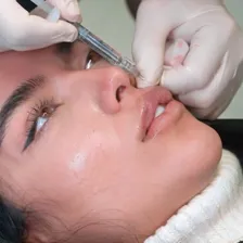 کلینیک زیبایی میرا