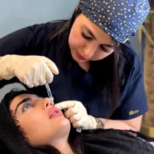 کلینیک زیبایی مانیک