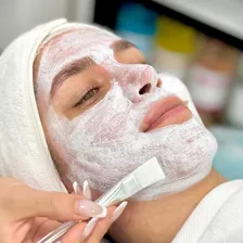 کلینیک زیبایی دکتر آزاده آزادی