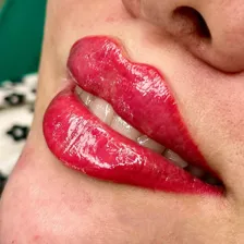 کلینیک زیبایی مینا