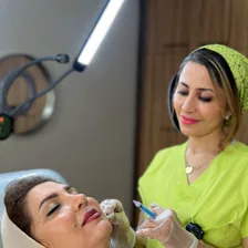 کلینیک زیبایی دکتر بینا احمدی نژاد
