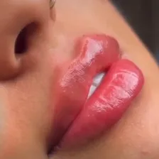 کلینیک زیبایی دکتر علیرضا حسینی