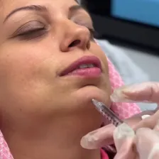 کلینیک زیبایی کاملیا