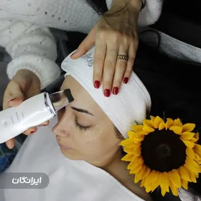 کلینیک زیبایی مونا