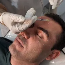 کلینیک زیبایی گلبرگ