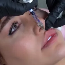 کلینیک زیبایی دکتر شکوفه برازنده