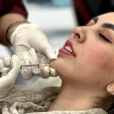 کلینیک زیبایی موژان