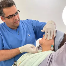 کلینیک زیبایی دکتر شهریار پیرزاده