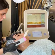 کلینیک زیبایی دانش