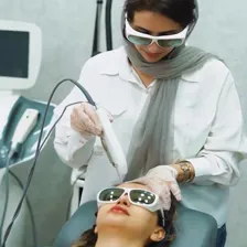 کلینیک زیبایی دکتر رویا واحدیان