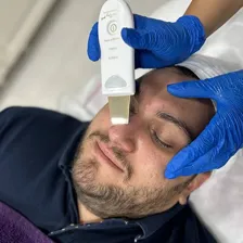 کلینیک زیبایی دکتر عاطفه رضائی