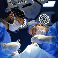 دکتر رضا حکمتی