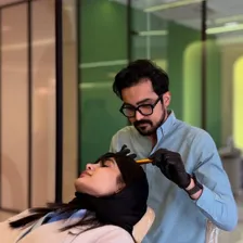 کلینیک زیبایی مانیسا