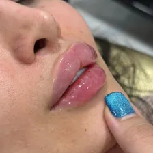 کلینیک زیبایی دکتر سوگل شمسعلی 