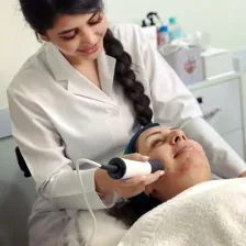 مرکز خدمات پوستی الا