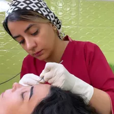 کلینیک کاشت مو بهاره