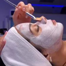 مرکز خدمات پوستی الهام