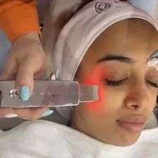 مرکز خدمات پوستی نیلوفر