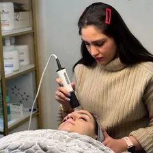 مرکز خدمات پوستی فروغی