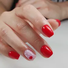 سالن کاشت ناخن مبینا