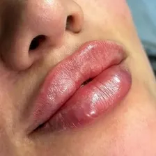 کلینیک زیبایی دکتر راضیه سادات خراسانی نژاد