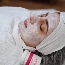 مرکز خدمات پوستی بهار