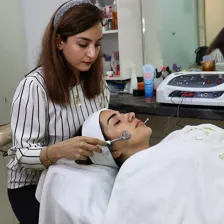 مرکز خدمات پوستی الناز