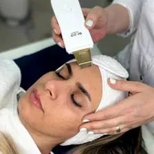 سالن مراقبت پوستی روشنا