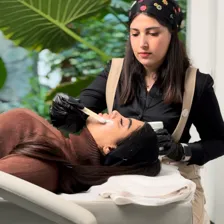 سالن مراقبت پوستی زرتا