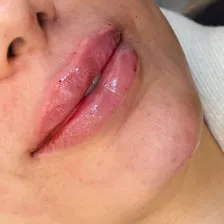 کلینیک زیبایی دکتر حسن فلاح زاده
