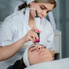 فیشیالیست مینا ملکان