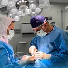 دکتر علیرضا لطفی