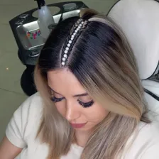 سالن خدمات مو آوا باقری