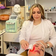 فیشیالیست نرگس حسینی